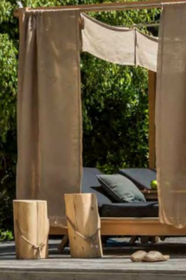 two sunbeds in a retreat in Athens