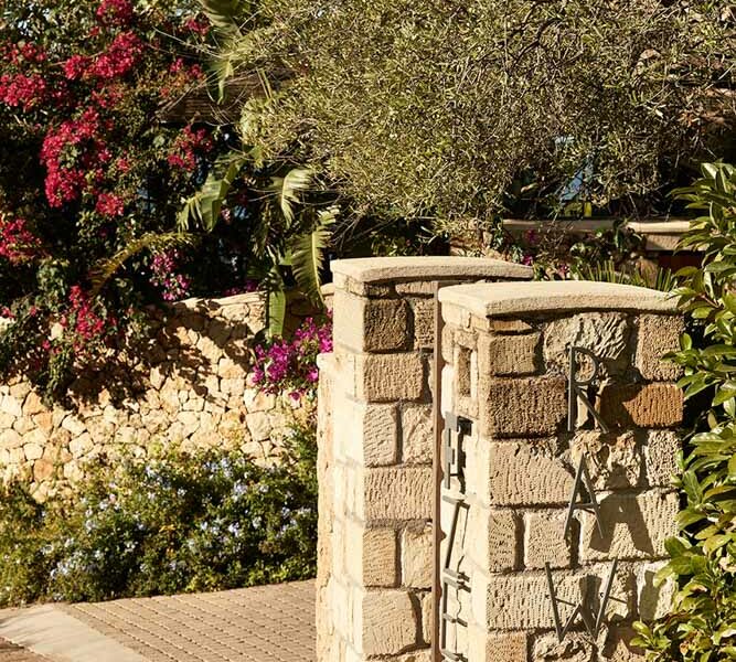 entrance of Fzeen retreats