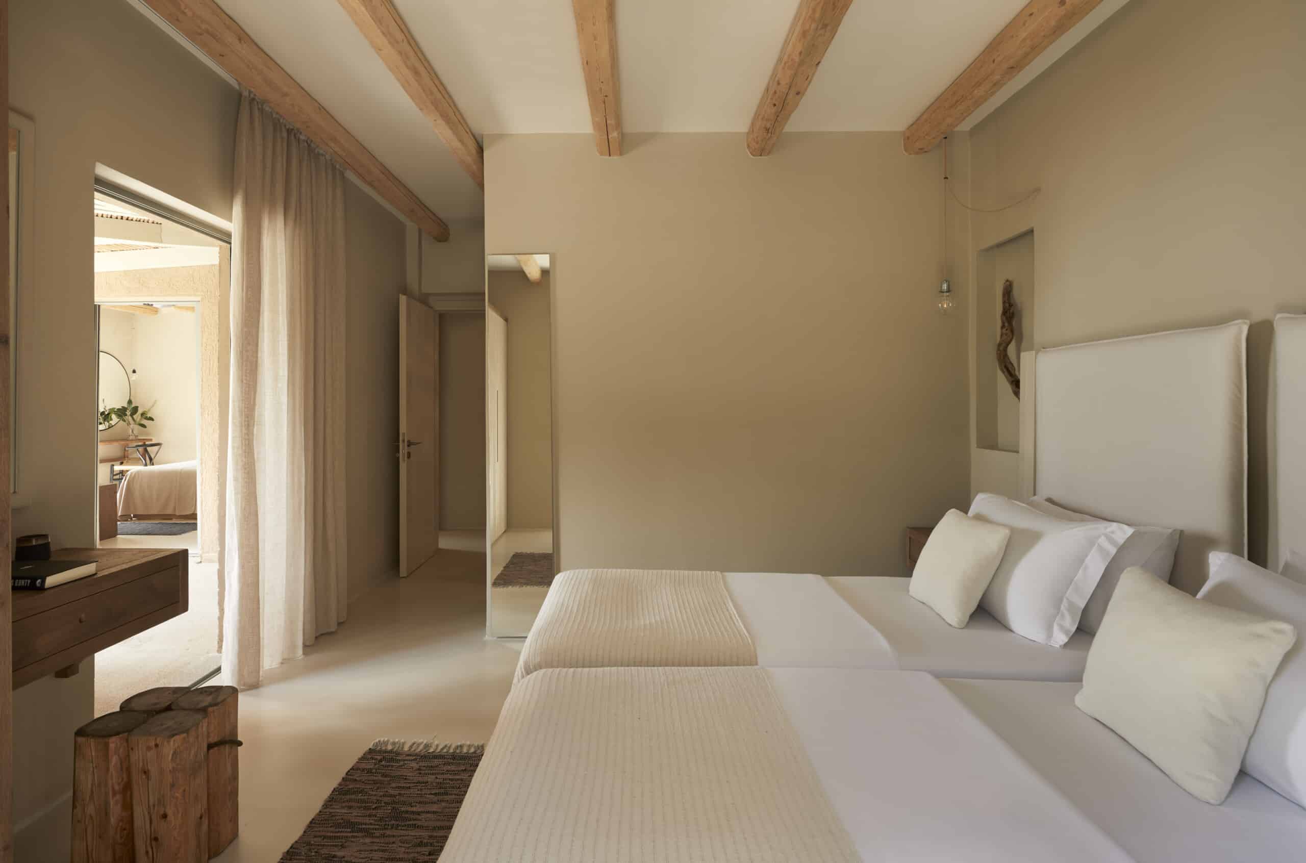 twin bed accommodation in a luxury retreat in Kefalonia