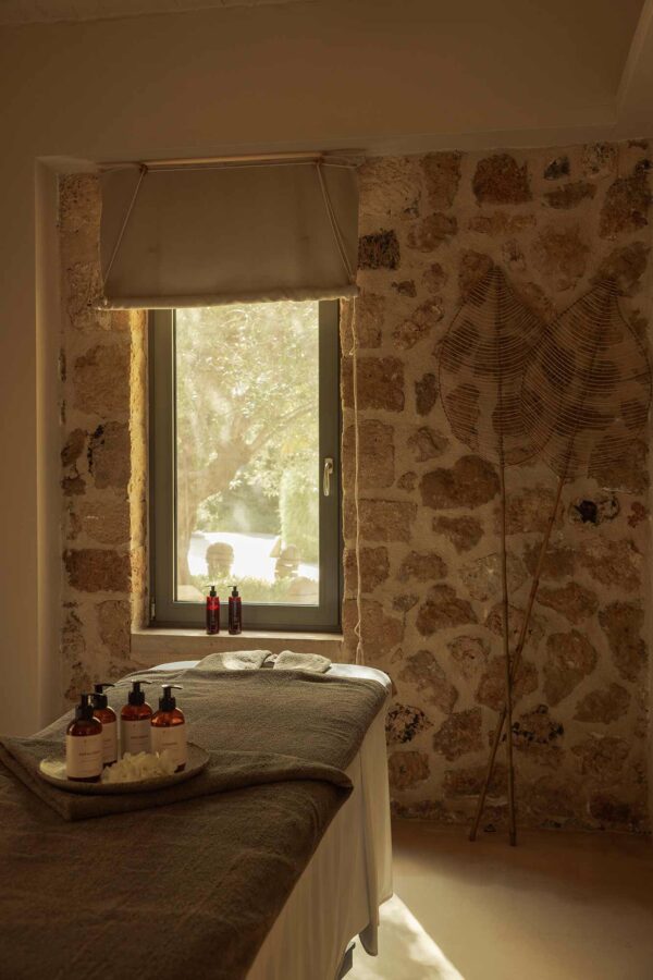 fzeenretreats kefalonia spa table